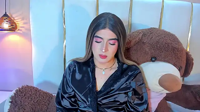 Modelo: cami_rouxx