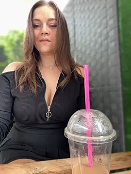 crazytori (F young) - Take off bra  in cafe LT🎁