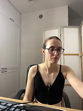 MartiniiSelenna live cam on StripChat