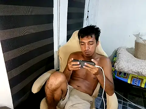 Spicy_RowyCam live cam on StripChat