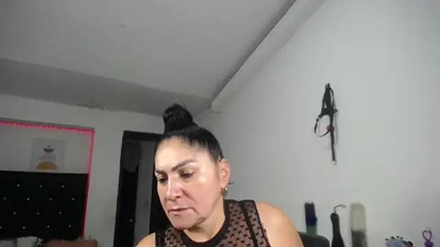 mature_bigboobs10 live cam on StripChat