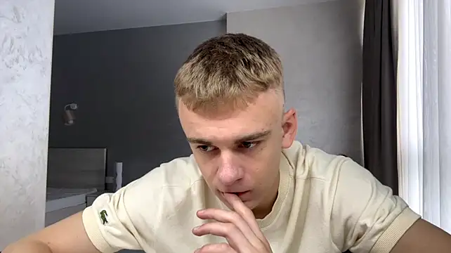 SoloFury live cam on StripChat