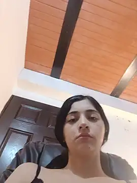 Linisprincehot69 live cam on StripChat