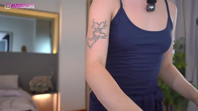 LexieLoree live cam on StripChat