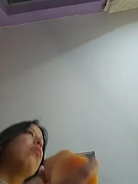 Sashaputa86 live cam on StripChat