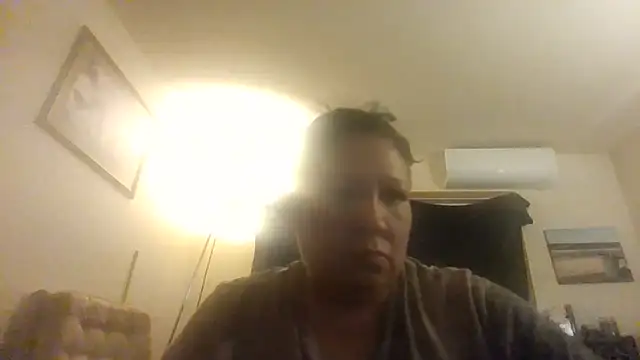 Butterfly2023 live cam on StripChat