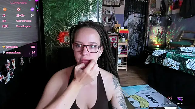 LisaFoxy_y live cam on StripChat