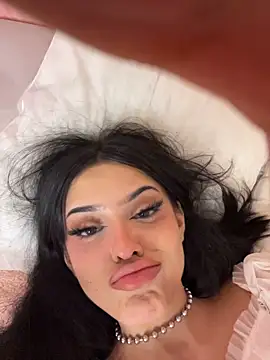 bratystar live cam on StripChat