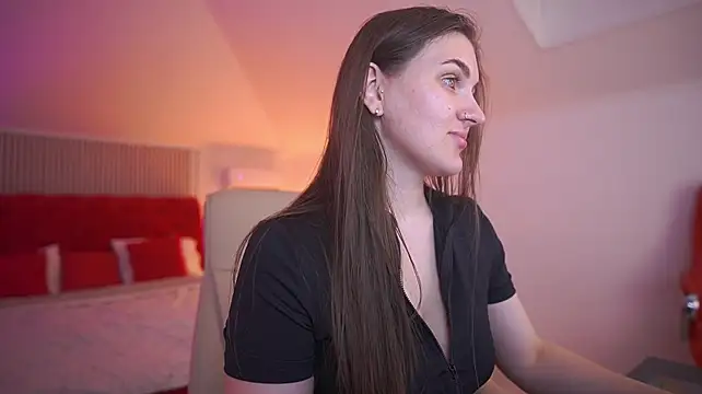 EmmyCharmm live cam on StripChat