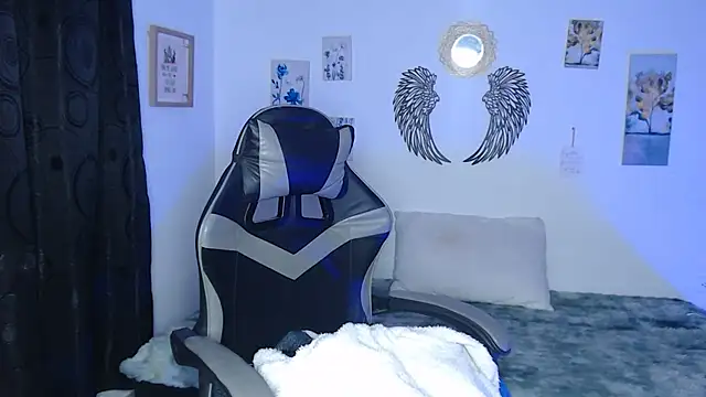 mariaana__222 live cam on StripChat