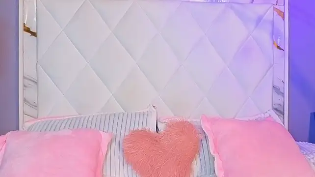 Melody-rose live cam on StripChat
