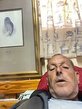 GeldenKuy live cam on StripChat