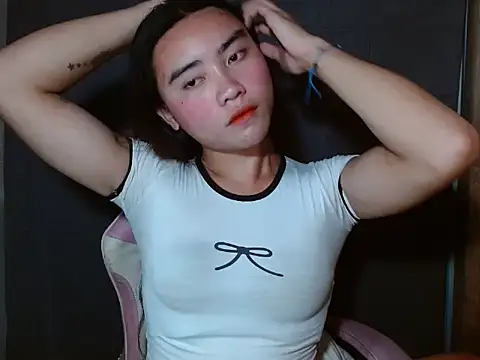 Monstercock_mika live cam on StripChat