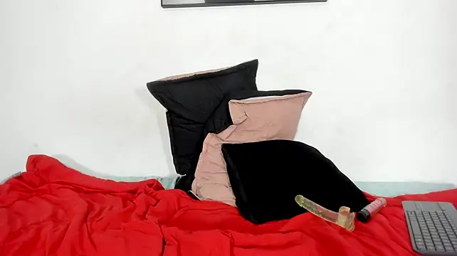 sebas_twink_boy live cam on StripChat