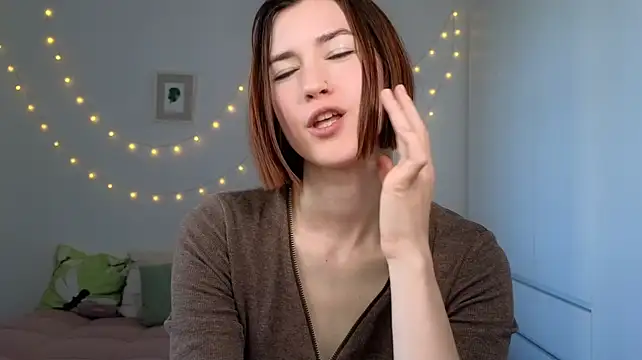 AliciaNewell live cam on StripChat
