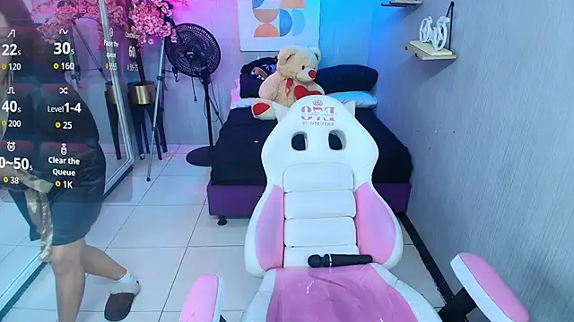 Maggy_t18 live cam on StripChat