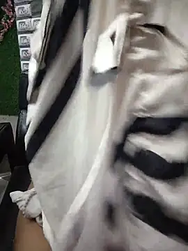 HOT_ISLAND live cam on StripChat