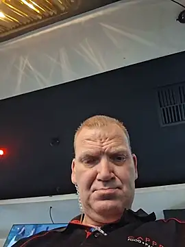 wallacelegend live cam on StripChat