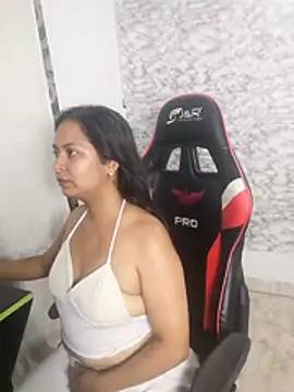 Zarinamoon live cam on StripChat