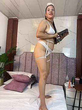 Samantta_606 live cam on StripChat
