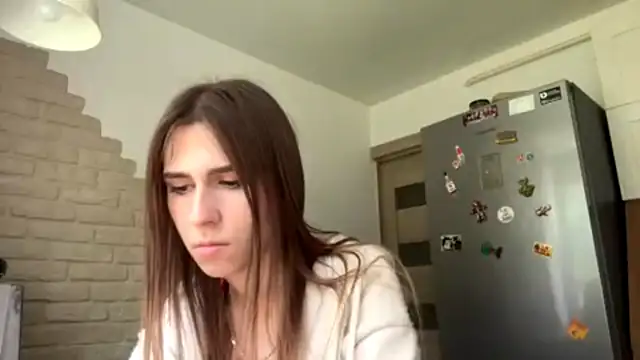 ZaraGuyette live cam on StripChat