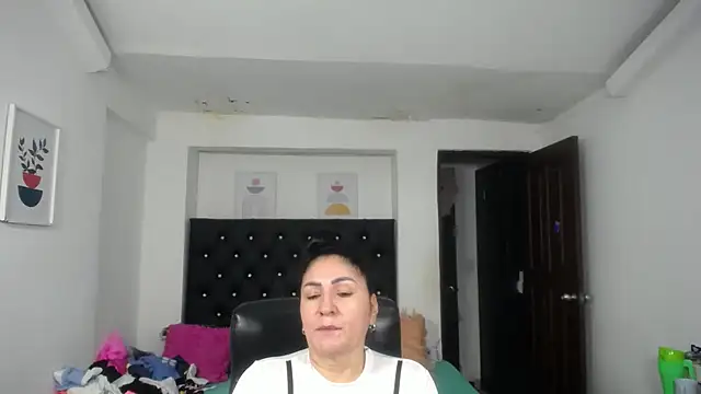 mature_bigboobs10 live cam on StripChat