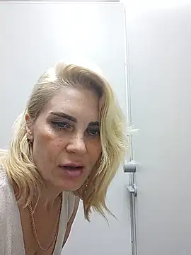 JennyOMay live sex cam