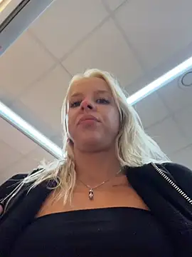 LikaCat - Female Stripchat model