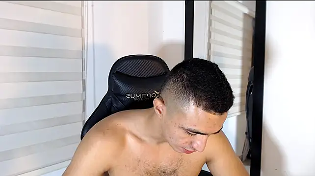 Maximo_Hot07 webcam
