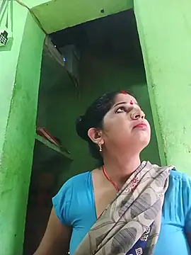 Joohi_Chawla143 live cam on StripChat