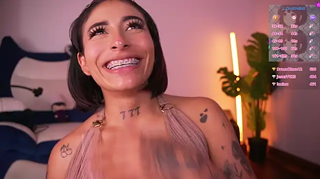 AnnieCouperr