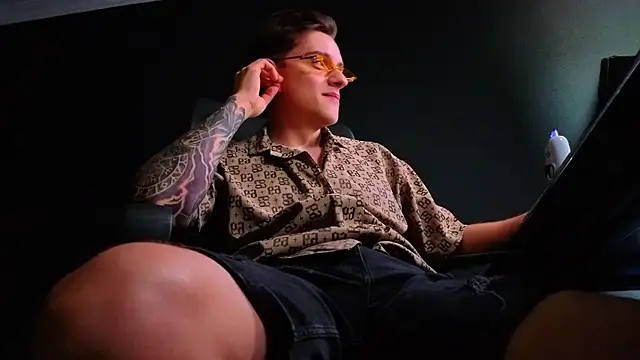 FelixStarkk live cam on StripChat