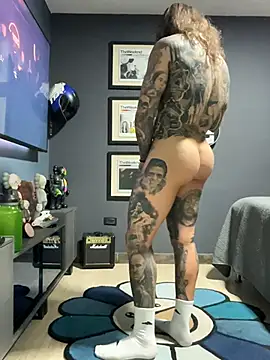 ThomasHells's live cam