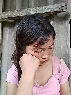 Buong-binh live cam on StripChat