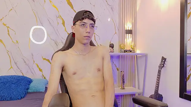 Nikolay_Gregori live cam on StripChat