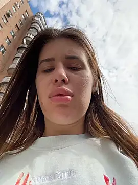 Lira_Fayeee live cam on StripChat