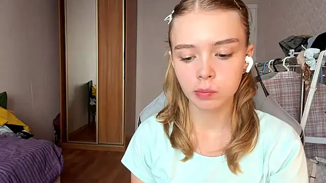 HebrewRiding live cam on StripChat