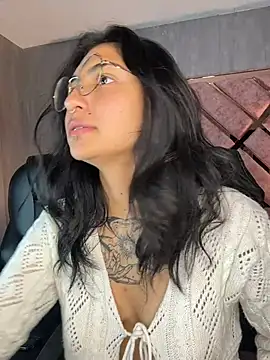 Velvet_Mysstic live cam on StripChat
