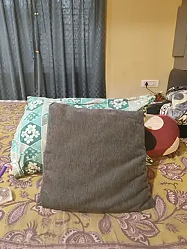 beby_girLL live cam on StripChat