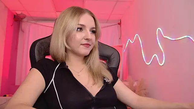 ViolaMore live cam on StripChat