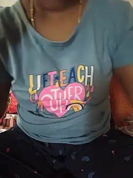 telugu_harika live cam on StripChat