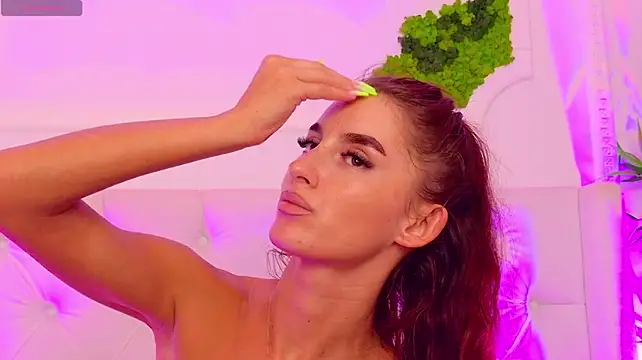 ElisaCharm live cam on StripChat