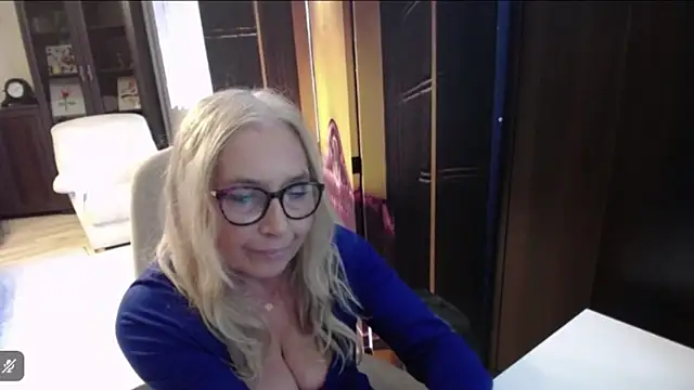 sofia_xkiss live cam on StripChat