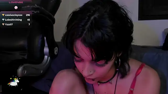 Anny_Kiitty live cam on StripChat