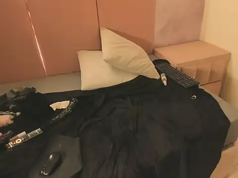 Samantha_Aura live cam on StripChat