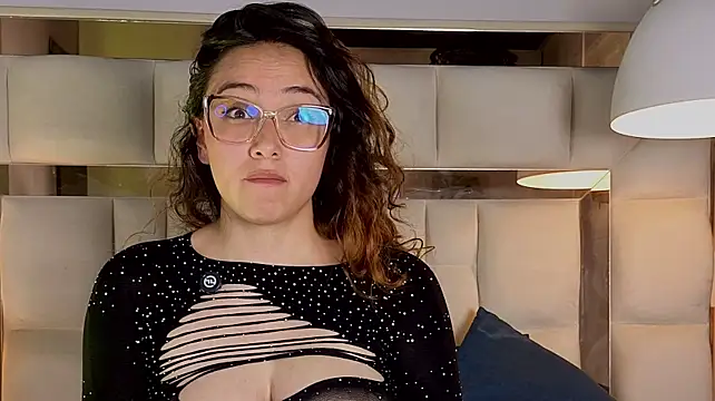 VeronicaJonesss_ live cam on StripChat