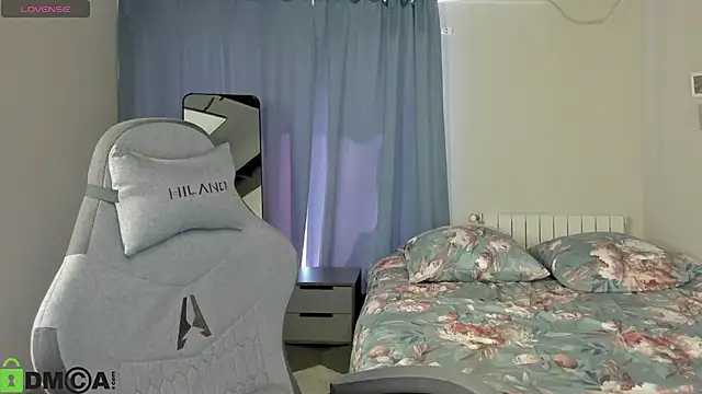 Mia__sensual live cam on StripChat