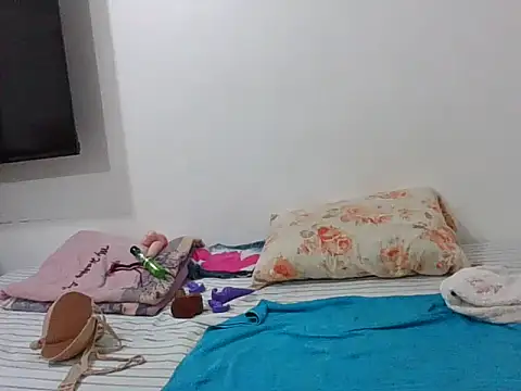 horny_creamer live cam on StripChat