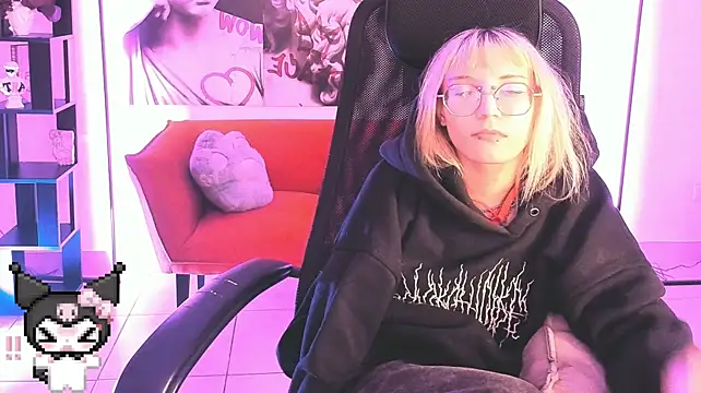 ReminaMeow live cam on StripChat