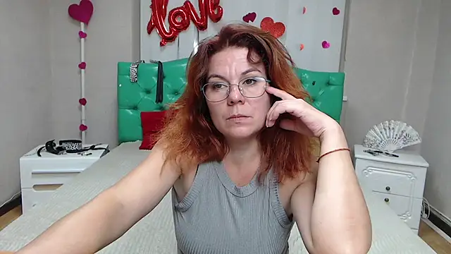 ZheniaNikrasova live cam on StripChat